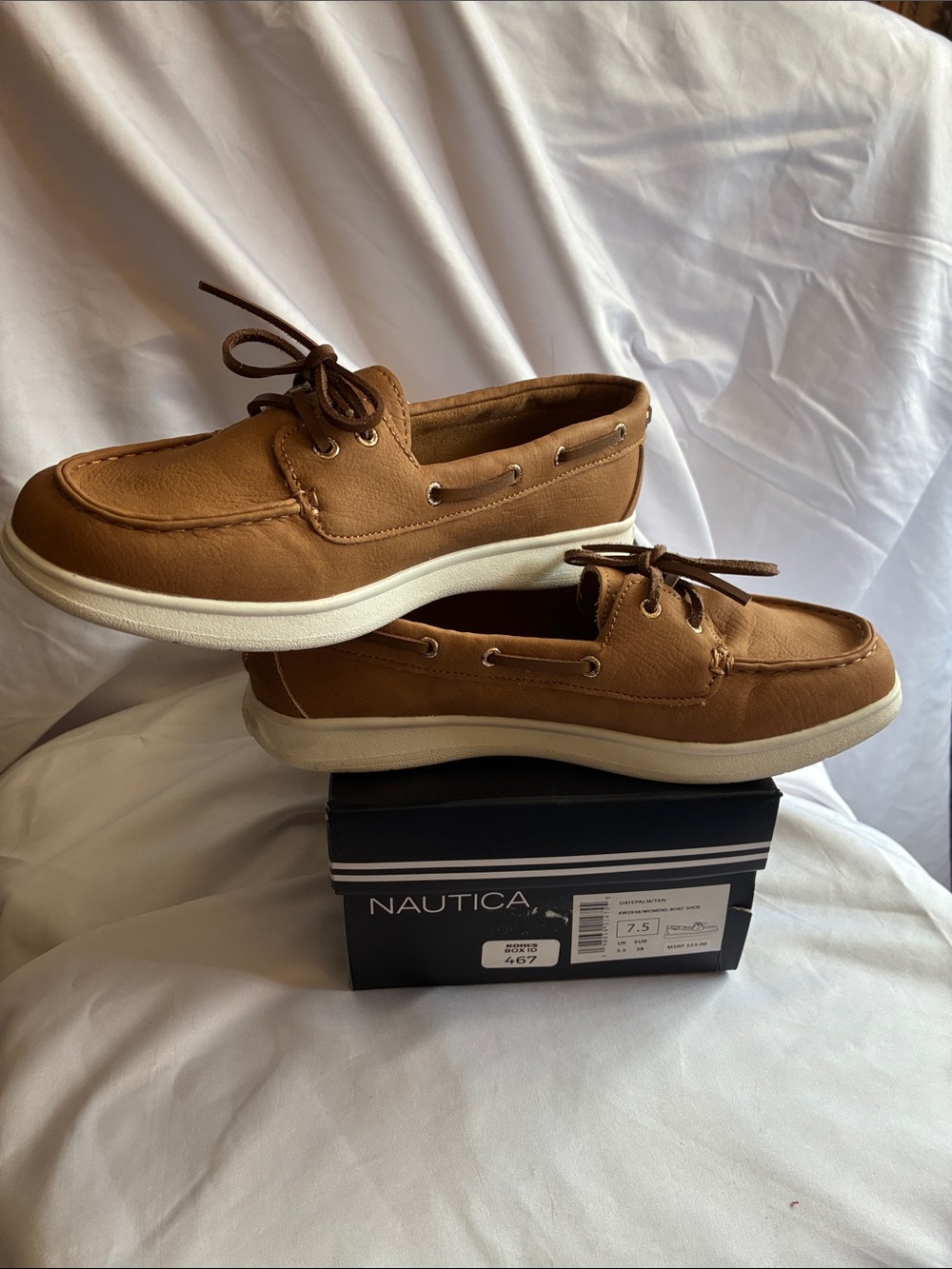 Nautica Women’s Tan Leather Lace-Up Boat Shoes - EUC - Size 7.5